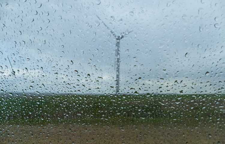 Chuva e frio afetam consumo nacional de energia pelo 2º mês seguido, diz CCEE